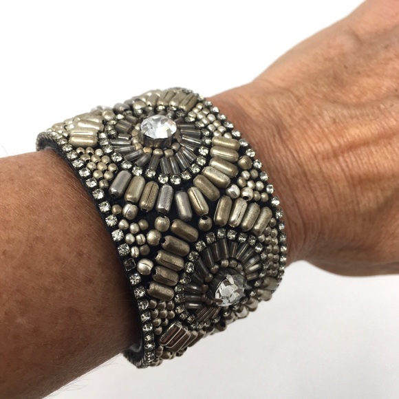✨ELEGANT GOLD & SILVER CRYSTAL & GLASS BEADED CUFF - Picture 1 of 10